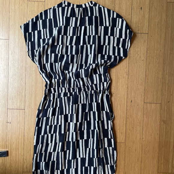 Vince silk drawstring waist dress - Picture 2 of 8